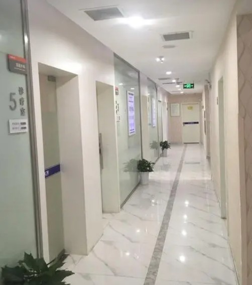 长沙优植口腔医院_走廊